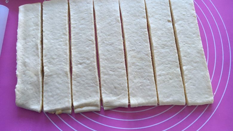 奶黄面包条,平均切割成7条