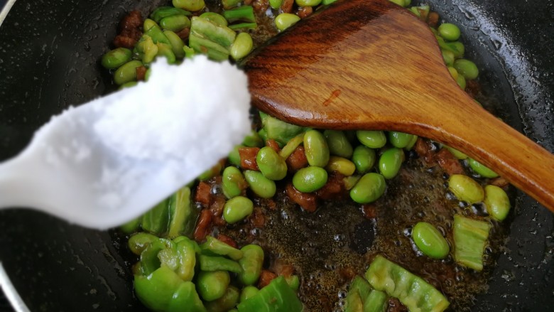 #绿色美食#一帘幽绿,根据个人口味加适量的盐然后，一点点热水。