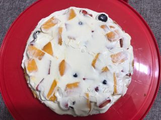水果裸蛋糕,在水果上再抹一层奶油