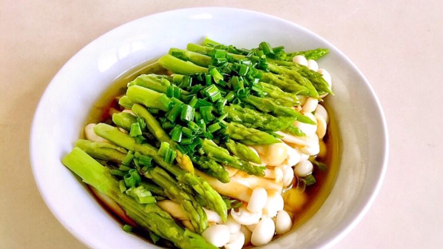 绿色美食+葱油芦笋白玉菇