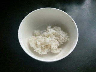 剩米饼,剩米饭一小碗（这个碗比较大，方便搅拌）