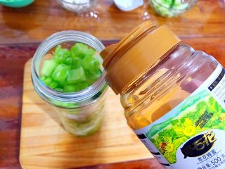 绿色美食+绿野仙踪四物汁,加入适量蜂蜜！