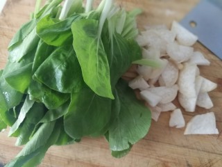 #绿色美食#翡翠白玉,小青菜和杏鲍菇处理好，备用。