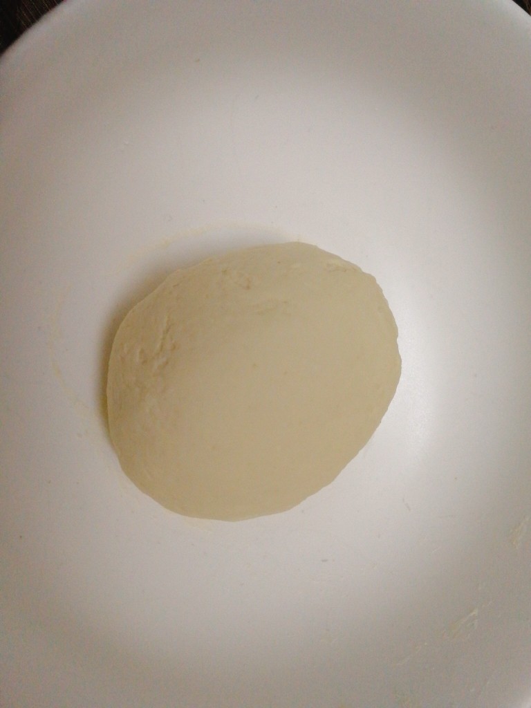 早餐+小苹果馒头,揉至光滑面团进行发酵