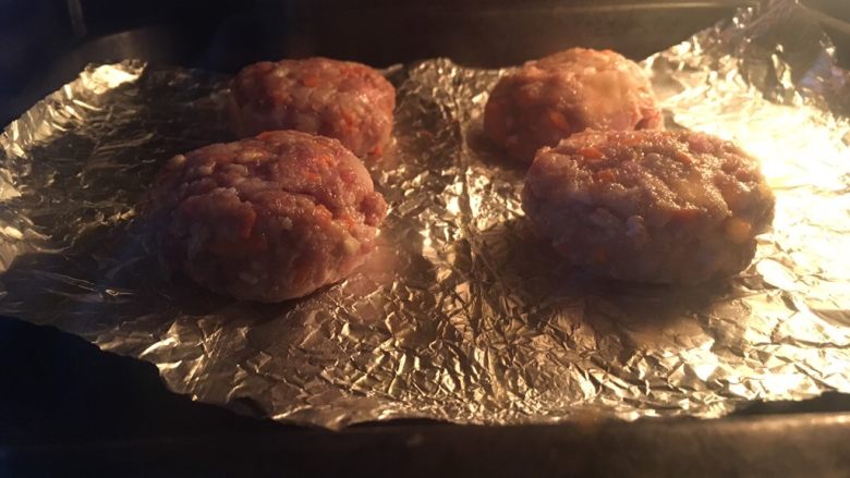 #绿色美食#西葫芦mini汉堡,烤箱预热180度烤15分钟