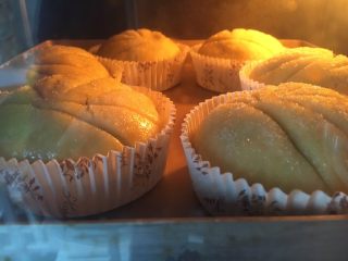 #绿色美食#抹茶美浓面包,烤箱预热180度约18分钟