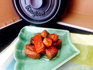 坤博砂锅－特色红烧肉,成品。
