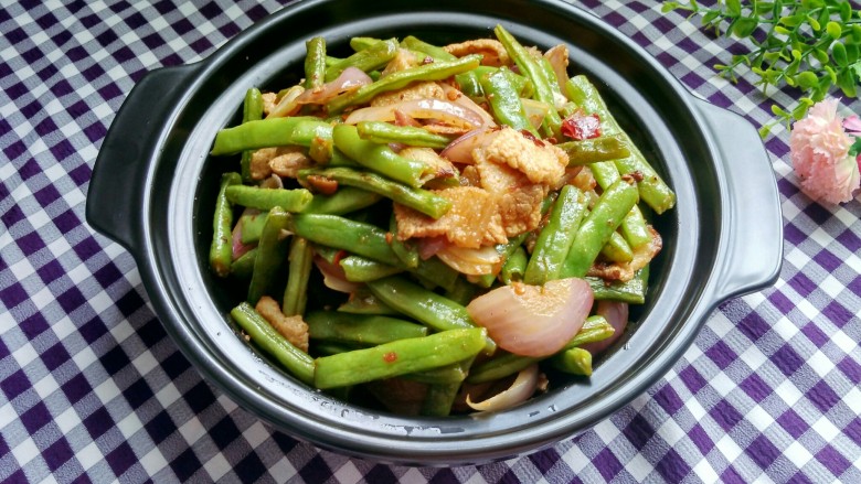 绿色美食+干锅四季豆（微辣）,成品图来一张。