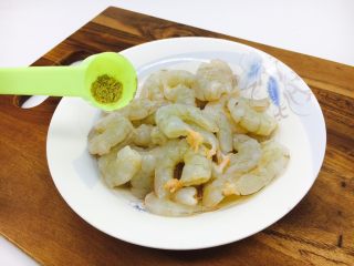 #绿色美食# 黄瓜炒虾仁,放一小捏白胡椒粉。