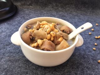 美容养生汤～黄豆炖猪尾,成品
