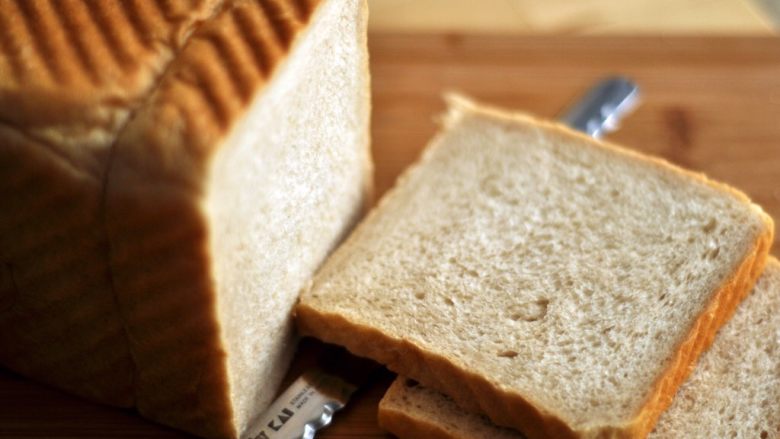 面包布丁 - 老化面包的华丽转身,面包老化，通俗地说就是随着时间的推移，面包的口感变差了