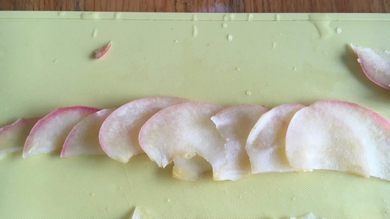 液种玫瑰棉花糖肉松吐司,从小到大把苹果片排好