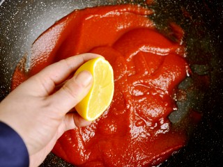 超级百搭实用――自制番茄酱,放入柠檬汁