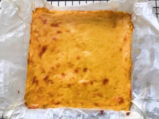 奶油红薯蛋糕条,取出晾凉，放进冰箱冷藏半小时或者1小时