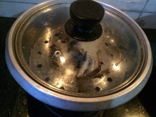 清蒸螃蟹,上锅蒸至30分钟熟透