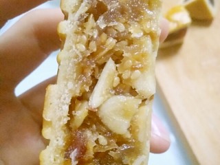 广式月饼,这是五仁馅的，我最爱吃的了！
