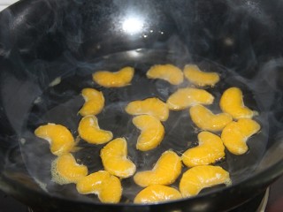 橘子果冻,转小火煮10分钟
