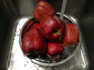 苹果酱～自制更安全,苹果洗干净