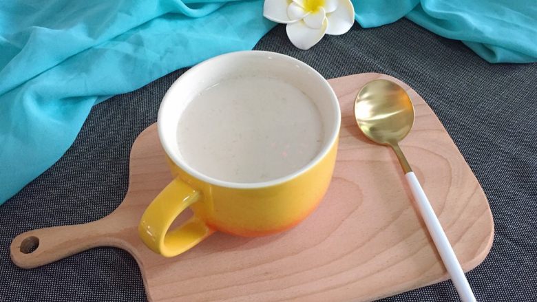 红糖燕麦牛奶饮#冬喝暖饮夏吃冰#,暖暖的甜甜的红糖燕麦牛奶饮，你要不要来一杯啊？