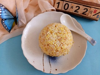#剩米饭的百种做法#,盛入盘中。