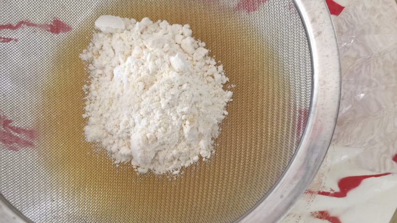 杏仁核桃饼干（无泡打粉、苏打粉）,过筛进油蛋糖糊里