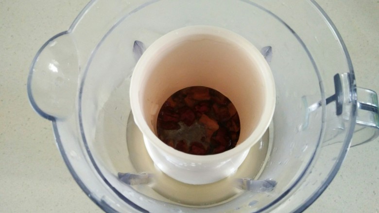 红枣米糊,冲入500ml的开水。