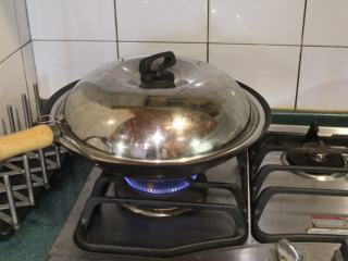 台南芋签粿,大火蒸约20分钟。