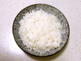 虾仁西蓝花饭团,热米饭1小盘
