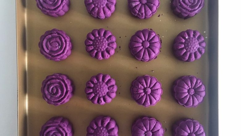 紫麻薯糕,没有模具也可以直接压成小饼