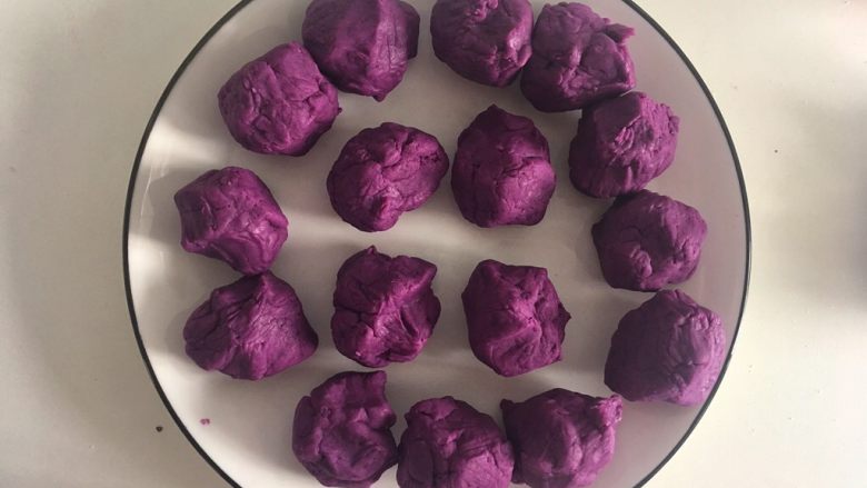 紫麻薯糕,紫薯分成25g每份