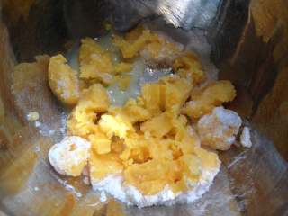玛格丽特饼干,在软化的黄油中加入糖粉