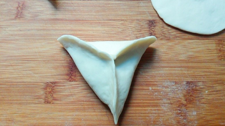 桂香豆沙三角包,一个三角包成功了，其余都这样做好