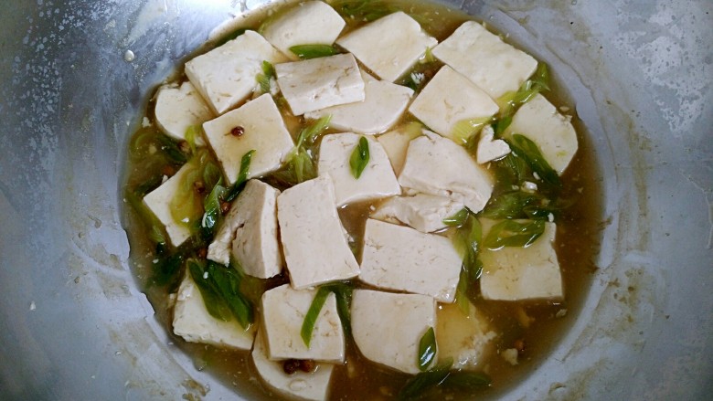 家常炖豆腐（健康无油版）,健康无油鲜嫩美味的炖豆腐就可以出锅装盘啦！