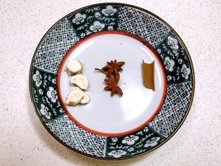 盐水鸭肝,山奈，大料，桂皮