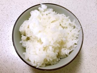 石锅拌饭,热米饭一碗