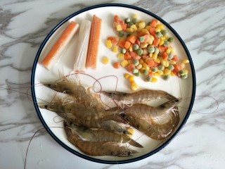 海鲜砂锅粥(宝宝辅食),煮粥的时候准备好其他配料