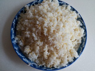 什锦炒饭,米饭🍚用筷子打散开