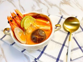 冬阴功海鲜汤or火锅,一份冬阴功海鲜汤就完成了