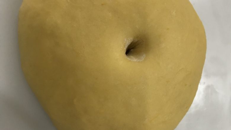 香甜南瓜包,发酵到差不多两倍大，戳洞不回弹不塌陷即发酵完成。