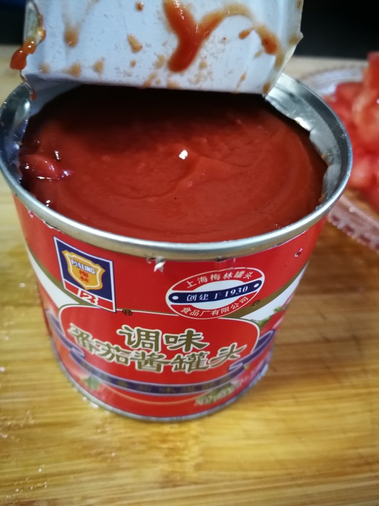 罗宋汤,准备<a style='color:red;display:inline-block;' href='/shicai/ 699'>番茄酱</a>一罐。