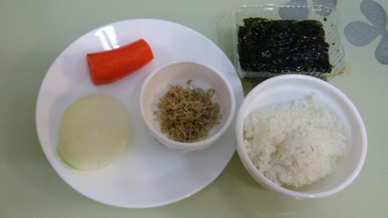 辅食：银鱼海苔粥,准备好所有食材。