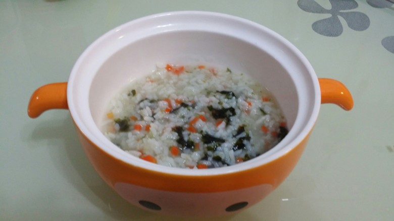 辅食：银鱼海苔粥,营养的早餐粥完成。