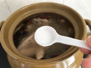 椰子粉葛煲老鸡～秋季滋养汤汤,最后只须加点盐调味就好了