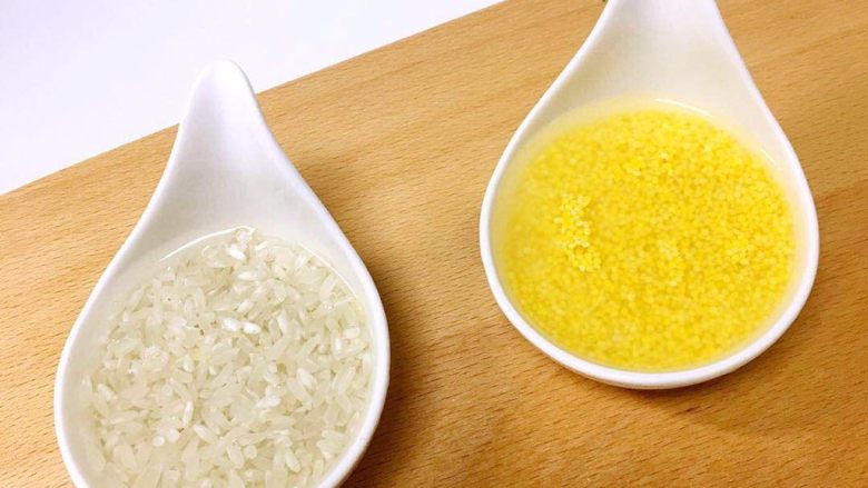 南瓜小米饭,小米、大米浸泡半小时；