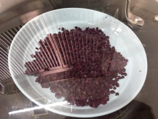 双紫饭团,入锅里蒸15分钟