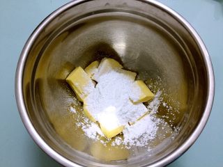 淡奶油曲奇,加入盐、白糖、糖粉