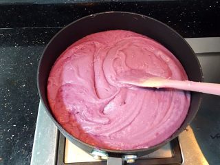 紫薯香芋馅,翻炒