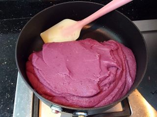 紫薯香芋馅,炒到抱团
