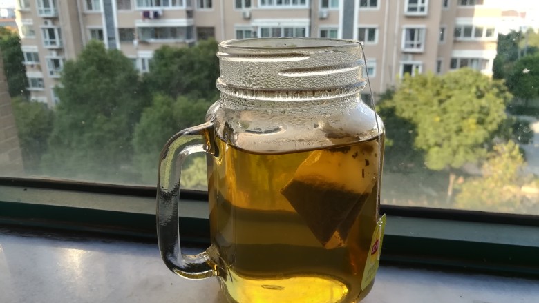 海岩奶绿,茶包泡茶，如果喜欢甜可以在茶里也放点糖