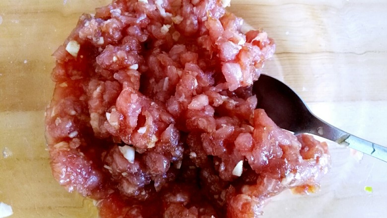 蚝油肉末冬瓜（微辣）,搅拌均匀，腌制10-15分钟